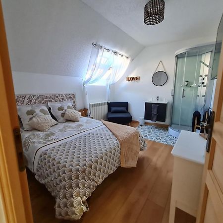 Chez Malia Bed and Breakfast Saint-Nicolas-des-Motets Buitenkant foto